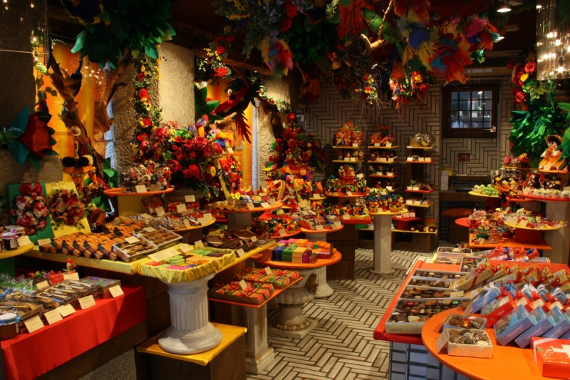 vente-CAP D AIL-min_candy_store_chocolate_shop_chocolate_switzerland-393515